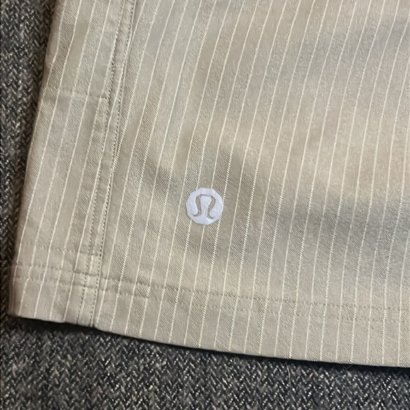 Lululemon Men’s Striped Khaki Green Cargo Shorts sz 40 - Picture 7 of 7